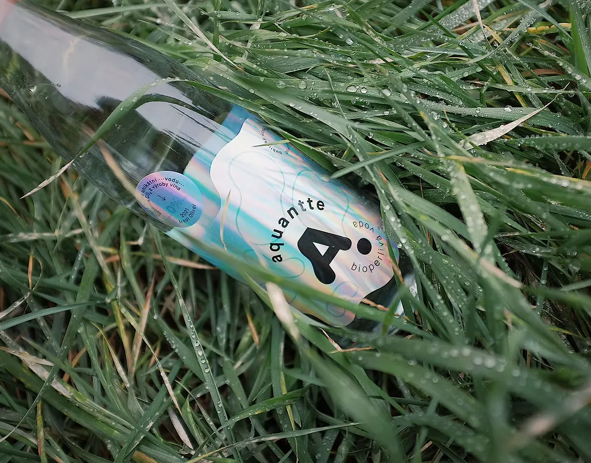 Unikátní perlivá voda Aquantte